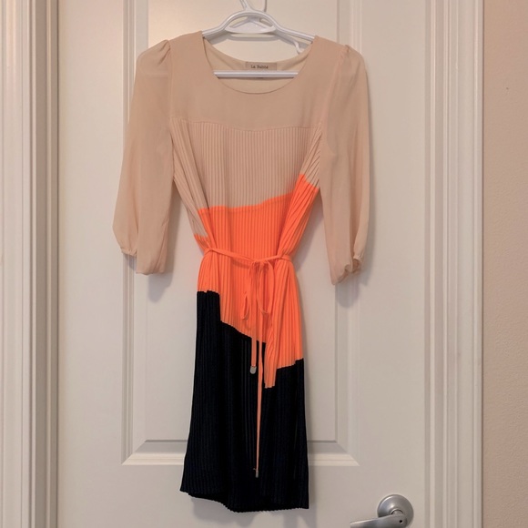 MIDI dress asymmetric design - Picture 1 of 2